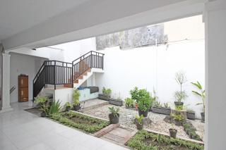 RedDoorz near Terminal Tirtonadi - Solo - 8