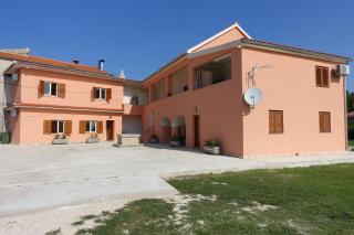 Apartments Leon Nin - Nin - 2