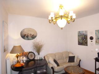 Apartament City Center - 24 h contactless self check-in, no smoking, free bottled water, coffee and tea - 5