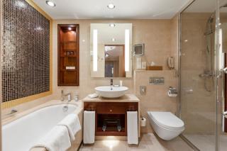 Grand Hotel Vilnius, Curio Collection by Hilton - Vilnius - 5