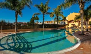 LuzBay Pool Apartments - Luz - 1