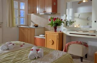 Adonis Rooms - Playa Kalo Livadi - 2