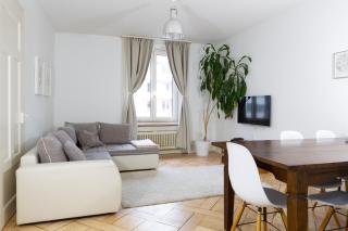 Central Bright & Cozy Apartments - 7