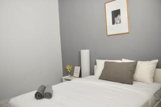 GRAYHAUS Residence - 9