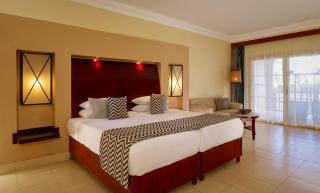 Coral Sea Holiday Resort and Aqua Park - 9