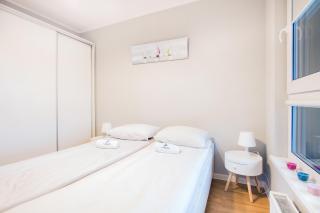Apartments Gdynia Na Fali with Free Parking by Noclegi Renters - Gdynia - 2