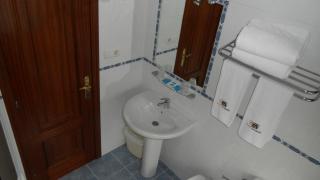 Hotel GBC Avenida Pontevedra - 7