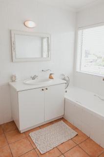 One on Gray Knysna Waterfront Three Bedrooms - 2