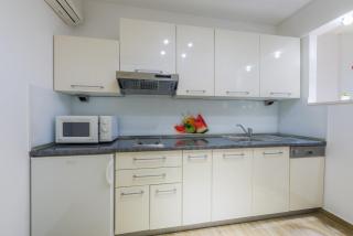 Superb Beachfront Luxury Seaview with Private Beach - Milna - 2