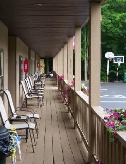 Tall Pines Motel - Lake George - 1