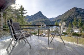 Outstanding Lake View. - 7