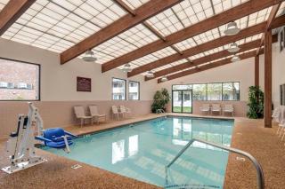 Best Western Plus Portsmouth Hotel & Suites - 7