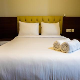 Amazing 2BR with City View The Wave Kuningan Apartment By Travelio - Jakarta - 4