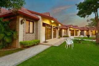 Shri Radha Brij Vasundhara Resort & Spa - Govardhan - 2