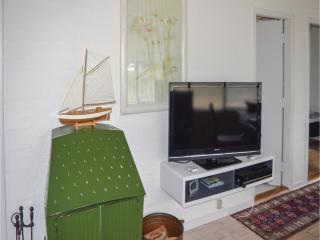 Two-Bedroom Holiday Home In Albak - 7