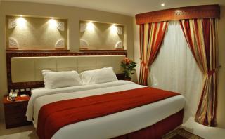 Al Liwan Suites - 8