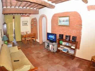 Holiday Home in Lucca near Historic Walls - 3