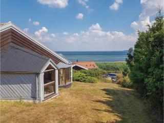 Two-Bedroom Holiday Home In Farevejle - Fårevejle - 1