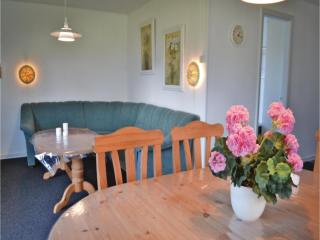 Two-Bedroom Holiday Home In Tarm - Tarm - 3