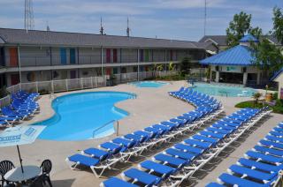 Islander Inn - Put-in-Bay - 1