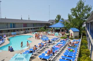 Islander Inn - Put-in-Bay - 2