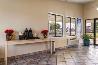 Rodeway Inn Near Hall of Fame - Canton - 2