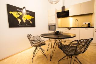 Real Delux Apartment next to Gozsdu & Synagogue - Budapest - 8