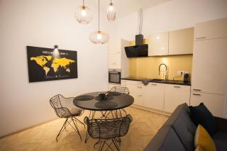 Real Delux Apartment next to Gozsdu & Synagogue - Budapest - 2