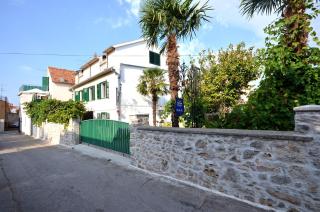 Apartments Vladimir - Vodice - 0