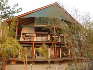 Castaway Surf Retreat 1 - Sekongkang - 2