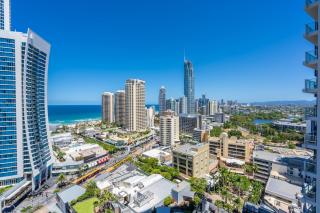 Circle on Cavill - HR Surfers Paradise - Gold Coast - 6