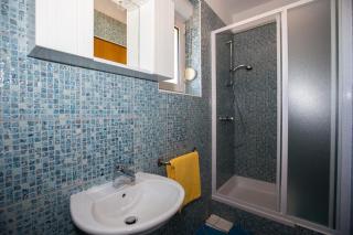 Apartments with parking space Barbat, Rab - 16245 - 2