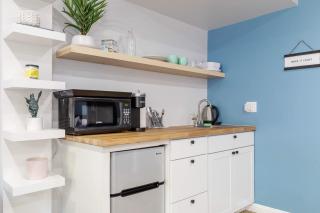 Spacious Guest Studio with Private Entry - Los Angeles - 6