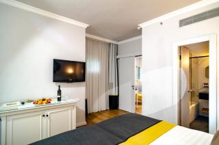 Royal Plaza Hotel - 4