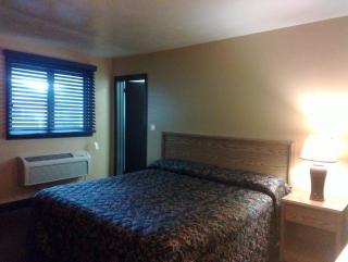 Colonial Inn Mercer-Grove City - 4