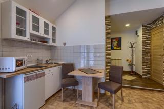 Omiljeni Apartments - 9