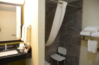 AmericInn by Wyndham West Burlington - 3