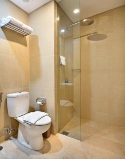 Whiz Prime Hotel Basuki Rahmat Malang - Malang - 7