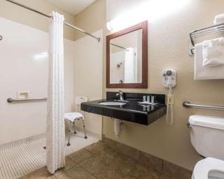 Comfort Suites Bakersfield - Bakersfield - 1