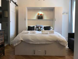 Marie Paradis Studio Apt 15 - 5