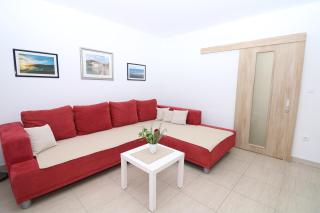 Apartment Viktorija with Terrace - Baška - 2