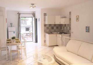 Cozy Sorrento Studio - 9