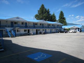 Skimmerhorn Inn - Creston - 2