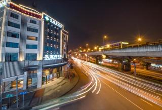 Chengdu Jiuzhaigou Hotel - 8