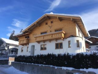 May-Haus - 0