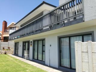 83 on Robertson - Reebok - 8