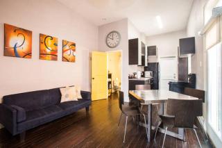 Modern Condo Blocks from Quarters - New Orleans - 3