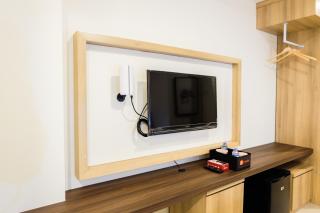 Modern Elegant Studio Grand Kamala Lagoon Apartment By Travelio - 9