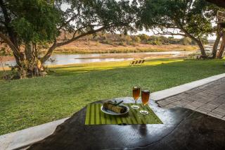 Maninghi Lodge - Balule Game Reserve - 6