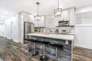 Urban Oasis 4BD House close to FQ & City Hot Spots' - 9